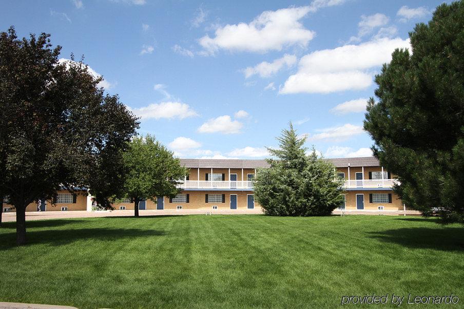 Travelodge By Wyndham Stratton Bagian luar foto